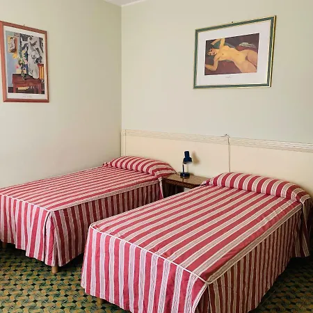 Toronto Hotel 3*